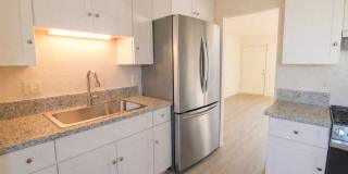 Recently Renovated, Single-Level 2-Bedroom Apartment with Small Fenced Yard. Recently Renovated, Single-Level 2-Bedroom Apartment with Small Fenced Yard. Gallery 9