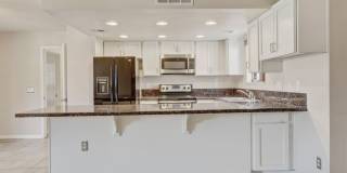 Upgraded 2 bedroom 2 bath upstairs condo Gallery 14