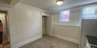 Super Spacious and Charming garden 1 bed on quiet street Huge Kitchen Heat HW Inc NO FEE FREE MONTH Gallery 6