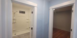 Charming 2 bed 1 bath Gallery 5