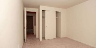 Fantastic 3br End-Unit Town Home in highly sought Silver Spring Neighborhood - Ready mid-June Gallery 20