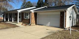 209 W Royal Drive - 4 Bedroom Single Family Home Gallery 1