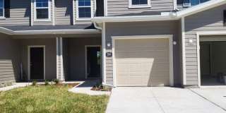 3BR/2.5BA Townhome in Cul-de-Sac. Garage. Small Pets Welcome! Minutes from Treaty Park! Gallery 1