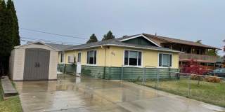 Very Nice 2 Bedroom 2 Bath Front duplex-All Utilities Include except Power Gallery 1