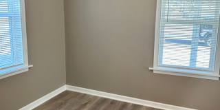 2 Bedroom 1 Bath walking distance to downtown in Amazing Neighborhood Gallery 7