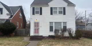 Move-In Ready 3BR Home w/ Fireplace, Garage  Basement – Cleveland Gallery 1