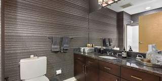 Stylish 2BR Condo in Cleveland Gallery 18
