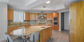 16051 Collins Ave Gallery 10