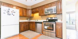 1330 N La Salle Dr Gallery 1