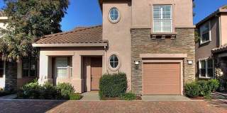 Beautiful Home in Highly Desirable Location Gallery 1