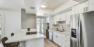 1986 E Palmcroft Drive Gallery 3