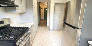 3 Bed/1 Bath Home in Beechview with Bonus Room-Convenient to Downtown! Available October! Gallery 3