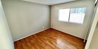 Spacious 2-Bedroom, 2-Bathroom Alamitos Beach Retreat Gallery 15