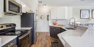 Grandeville at River Place Gallery 19