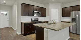 Room in 5 Bedroom Home at Bethpage Dr Gallery 8