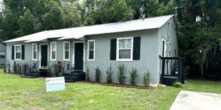 Renovated 2 Bedroom Jacksonville Heights Duplex Apartment Gallery 3