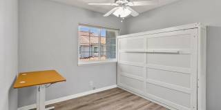 Updated & Furnished 3BR Townhome with Loft & Lake Access Gallery 24