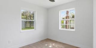 2312 Redwood Road Gallery 10