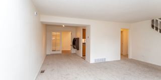 Beautifully Maintained Townhome with Fantastic Amenities Gallery 29