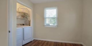 3 bedroom 1 bath house in Midtown available Mid- August Gallery 14