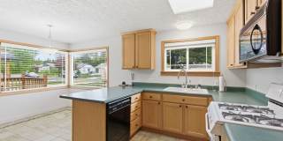 Modern & Cozy Spokane Retreat | Prime Location Near South Hill Gallery 13
