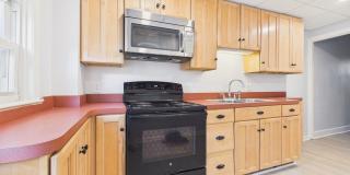 2 Bedroom Single Family on Penn with Bonus Room Gallery 1