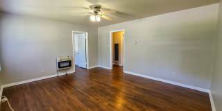 2 bedroom 1 bath duplex in Shawnee Gallery 27