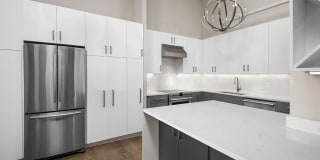 777 South State Gallery 38