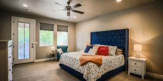 4 Bed, 3 Bath, 3 Car Garage for rent. Small Dog Allowed Gallery 40