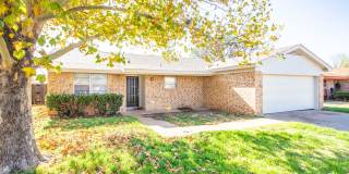 Charming 3 Bedroom 2 bathroom house!! Gallery 1