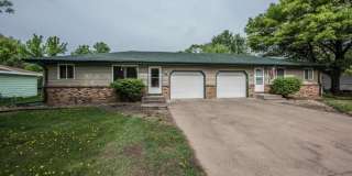 avail NOW: Anoka 4bd 2 ba TWIN home with fully fenced back yard $1995.00 Gallery 1