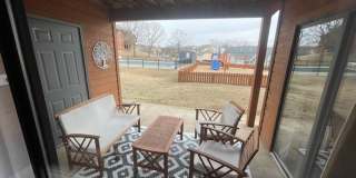 Furnished 2 bedroom 2 bath - Garden Level Gallery 1