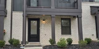 115 Climbing Ivy Circle Gallery 1