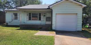2 bedroom 1 bath bungalow in Shawnee. Gallery 1