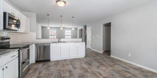 5631 Downing Street Gallery 3