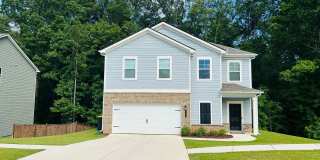 LIKE NEW! 3 bedroom, 2.5 bath home minutes from Downtown Newnan! Must see! Gallery 1