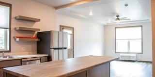 Top Floor Corner 1bed- Available NOW! Gallery 1