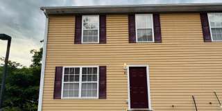 3 Bedroom 2.5 Bath Townhouse Gallery 1