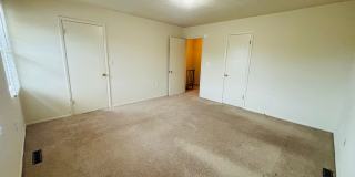 2 Bedroom, 1.5 Bath Townhouse Gallery 18