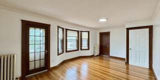 89-91 Thacher St Gallery 16