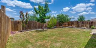 BEAUTIFUL 4-BEDROOM HOME IN NORTHEAST CROSSING Gallery 26