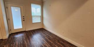 3/2.5/1.5 Fourplex with Granite Countertops, 9ft Ceilings, Fridge, Washer, Dryer / NBISD Gallery 8