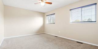 Half Duplex near Downtown Castle Rock with HUGE YARD and Garage! Gallery 13