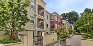 VILLAGGIO ON YARROW BAY Gallery 34