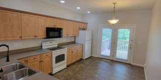 3 Bedroom, 2 Bathroom Rental With Garage Gallery 6