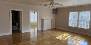 1322 W University Avenue Gallery 4