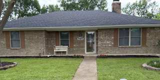 Beautifully crafted 3-2-2 home in the Greenville area. Gallery 1