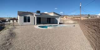 3 Bedroom - 2 Bath Pool Home Gallery 24