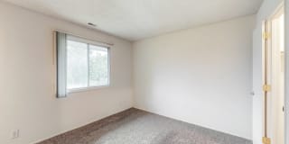 Colonial Village Gallery 27