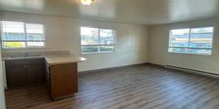 (526) Halpert Duplexes - 4 Bedroom / 2 Bathroom Gallery 3